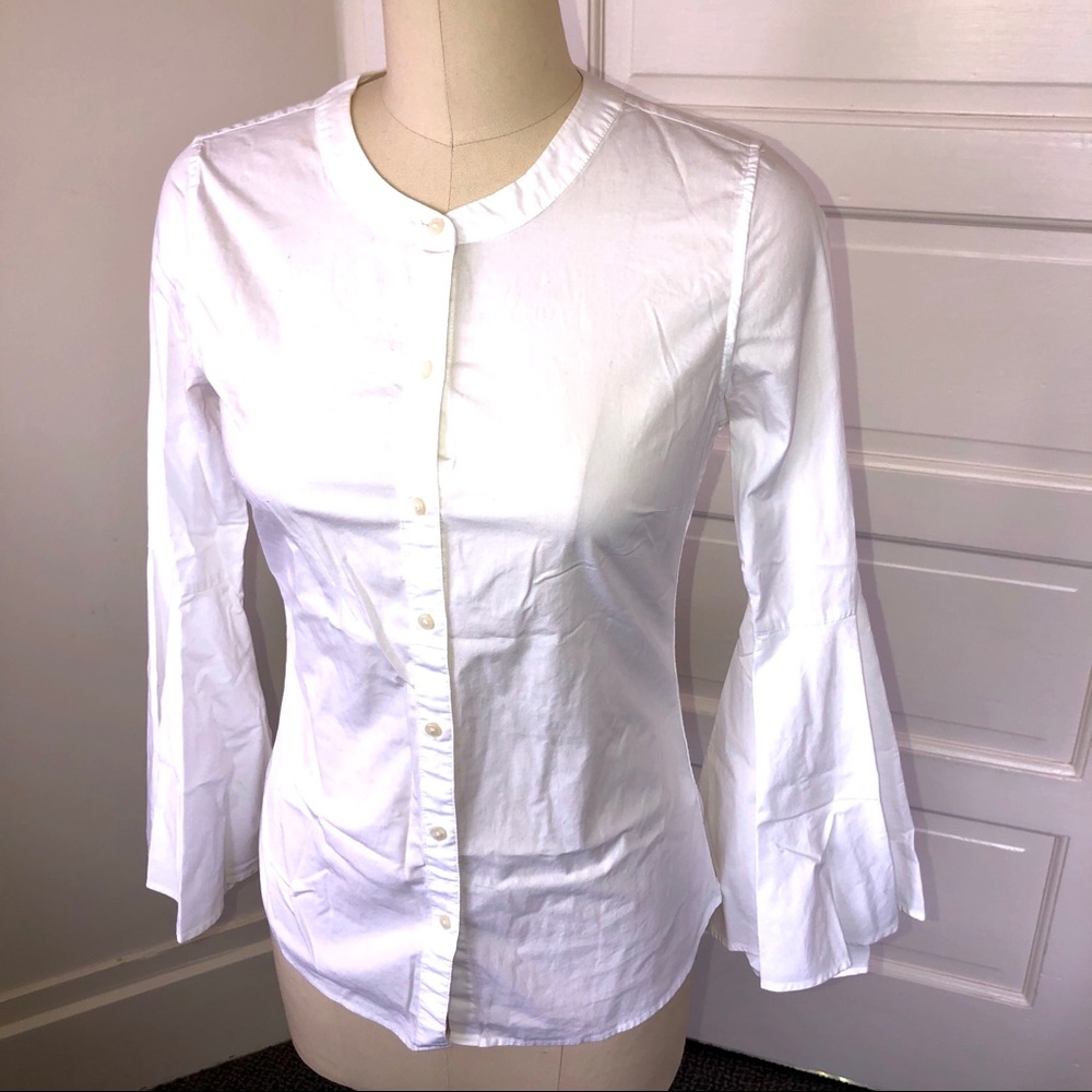 Bell sleeve Banana republic shirt 🤍